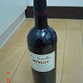 寶哥哥送的紅酒~雖他一直說不是7-11買的..大家還是不相信