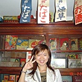徐小薇在柑仔店裝可愛