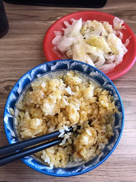 拌好的豬油拌飯