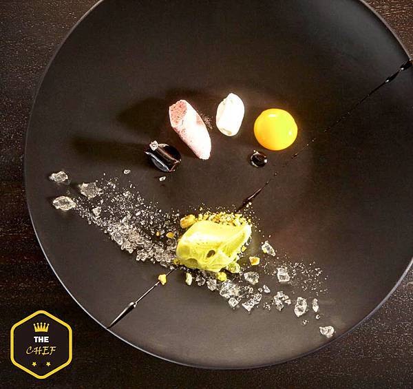 alinea+dishes-9821-3097691494-O_700Res.jpg