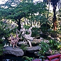 花園雕像2.JPG