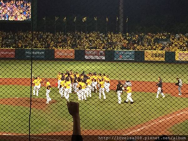 October 20, 2015 中信兄弟逆轉勝