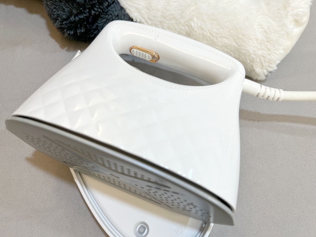 IMG_0593.jpg MSI-PQQ7 MUNICHI 沐尼黑 2 in1 蒸氣電熨斗 (珍珠白)