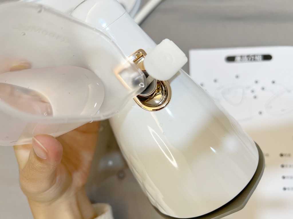 IMG_0610.JPG MSI-PQQ7 MUNICHI 沐尼黑 2 in1 蒸氣電熨斗 (珍珠白)