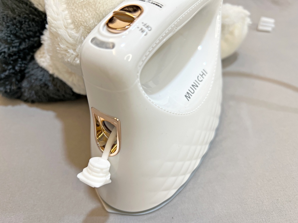 IMG_0590.JPG MSI-PQQ7 MUNICHI 沐尼黑 2 in1 蒸氣電熨斗 (珍珠白)
