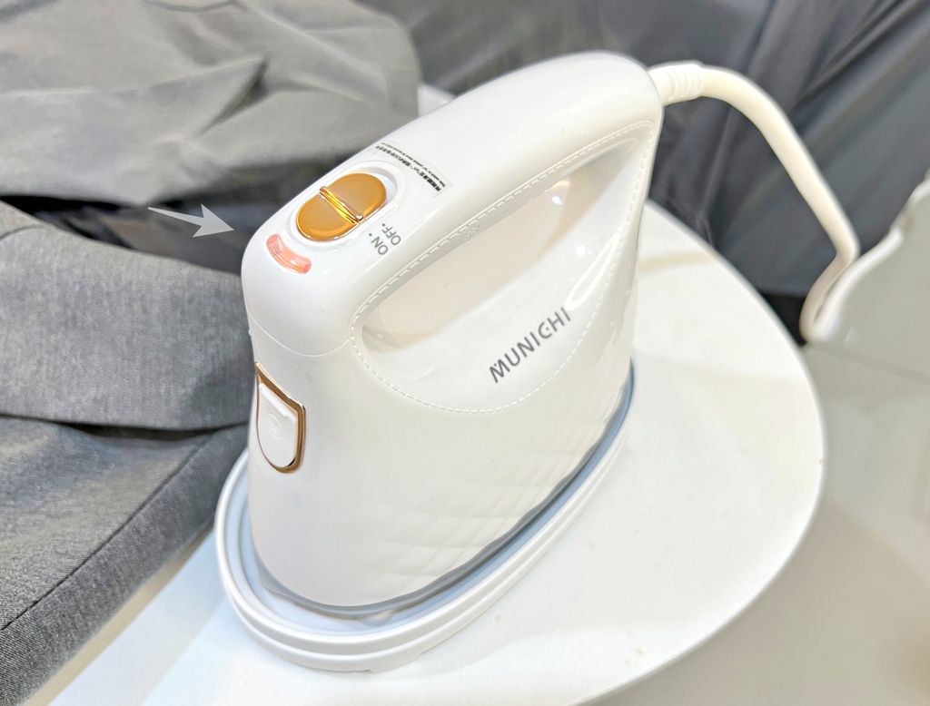 IMG_0613.jpg MSI-PQQ7 MUNICHI 沐尼黑 2 in1 蒸氣電熨斗 (珍珠白)