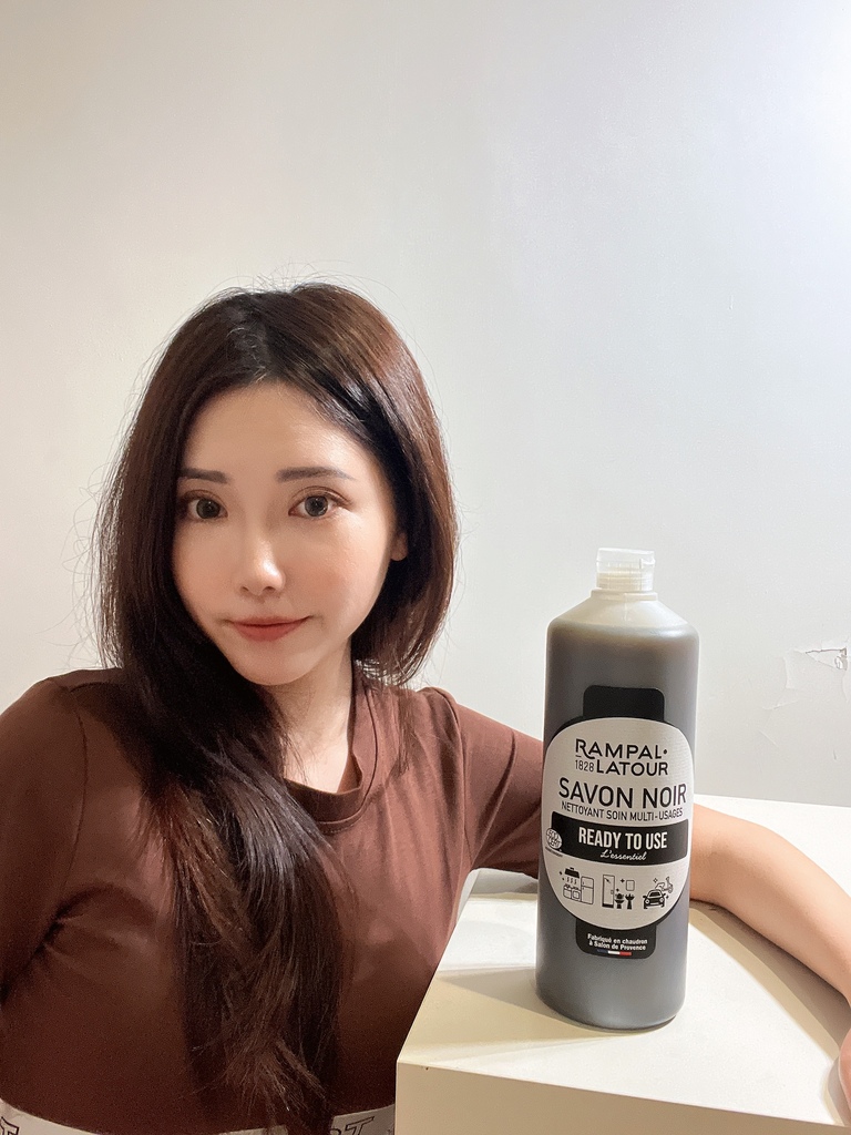 萬用清潔劑推薦！南法香頌・速潔橄欖油黑肥皂｜一瓶清潔完畢 地