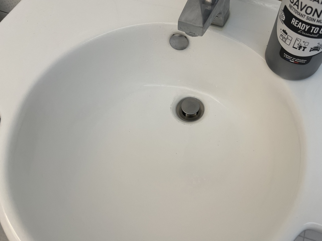 萬用清潔劑推薦！南法香頌・速潔橄欖油黑肥皂｜一瓶清潔完畢 地