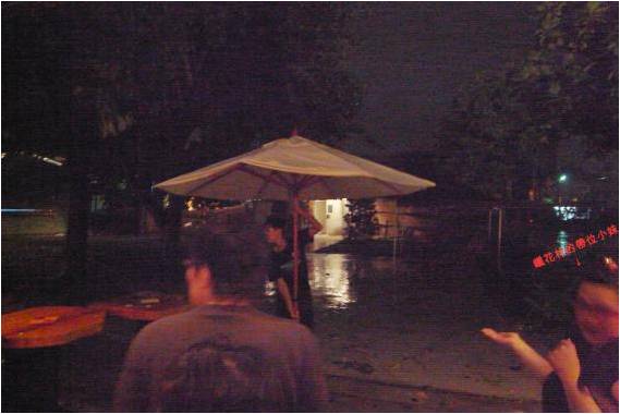 這一夜 突如其來的鐵花雨 謝謝所有鐵花村的夥伴們 台灣好 痞客邦