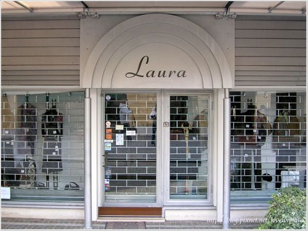 店名是LAURA耶～^^