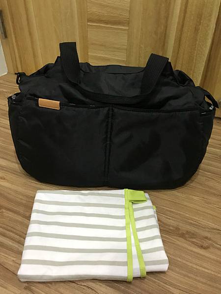媽媽包,幫寶適,尿布,奶瓶,濕紙巾,媽媽,嬰兒,新生兒,吐奶,爸爸,明治奶粉 媽媽包,幫寶適,尿布,奶瓶,濕紙巾,媽媽,嬰兒,新生兒,吐奶,爸爸,明治奶粉