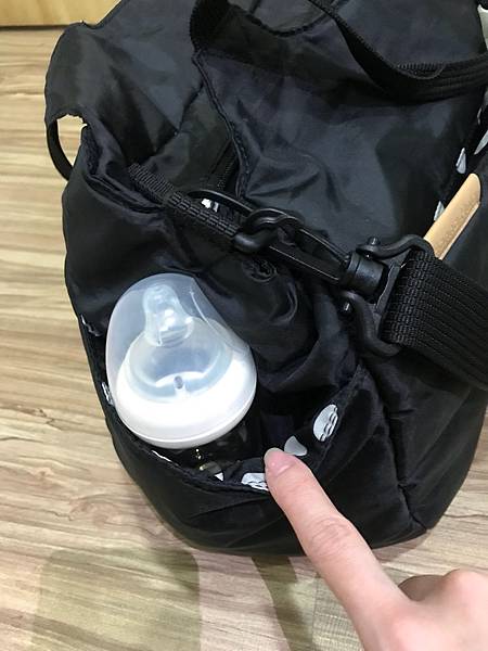 媽媽包,幫寶適,尿布,奶瓶,濕紙巾,媽媽,嬰兒,新生兒,吐奶,爸爸,明治奶粉 媽媽包,幫寶適,尿布,奶瓶,濕紙巾,媽媽,嬰兒,新生兒,吐奶,爸爸,明治奶粉