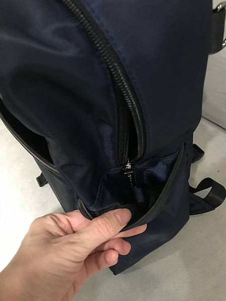 quinny,媽媽包,防水,爸爸包,74ounce,明治,奶粉,幫寶適,嬰兒出國,歐洲,義大利,保溫瓶,後揹包,托特包 quinny,媽媽包,防水,爸爸包,74ounce,明治,奶粉,幫寶適,嬰兒出國,歐洲,義大利,保溫瓶,後揹包,托特包