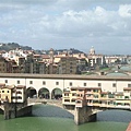 美術館裡唯一可照相的地方,是佛羅倫斯的老橋