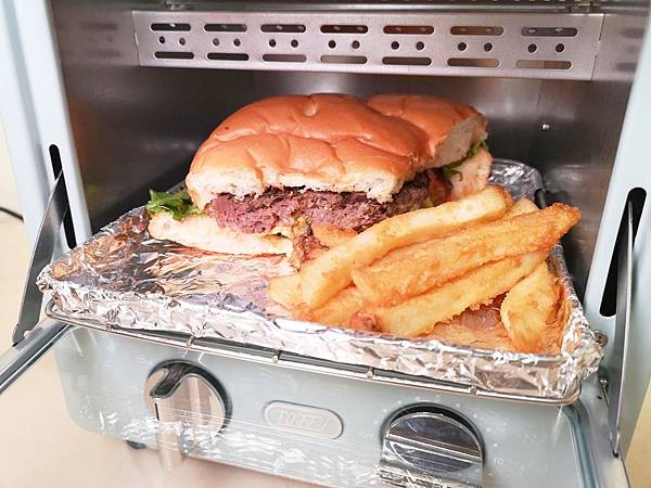 TOFFY烤漢堡及薯條