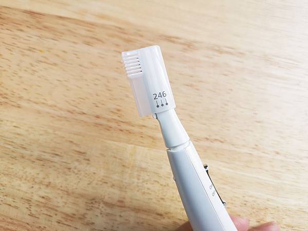 松下Panasonic ES-WF61電動修容刀，有長度2.4.6可挑選