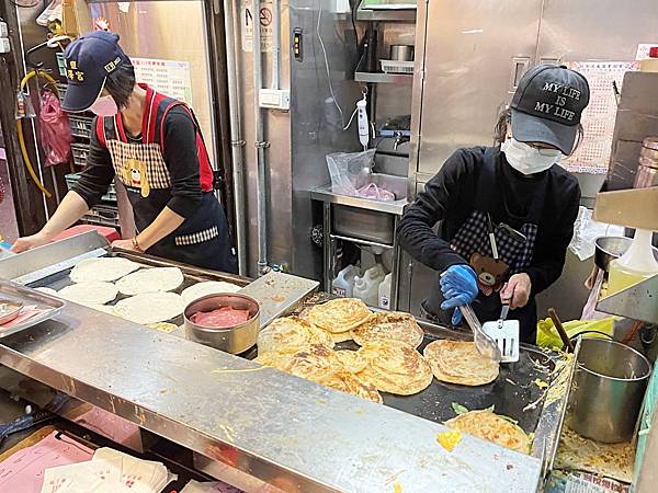 【美食】台北大安「天津蔥抓餅」永康商圈排隊人氣美食，真材實料