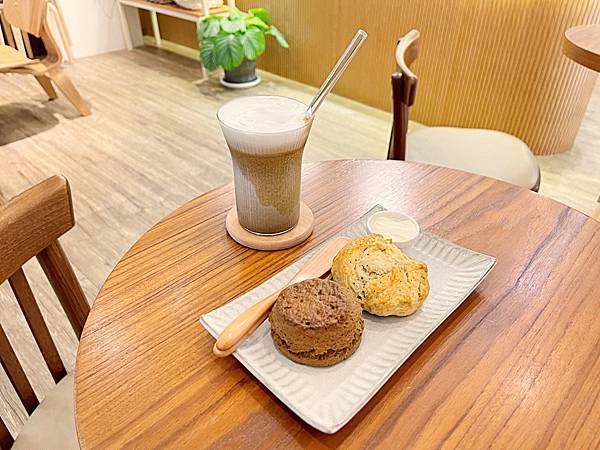 【美食】花蓮市區「雨林 Scone&Coffee」