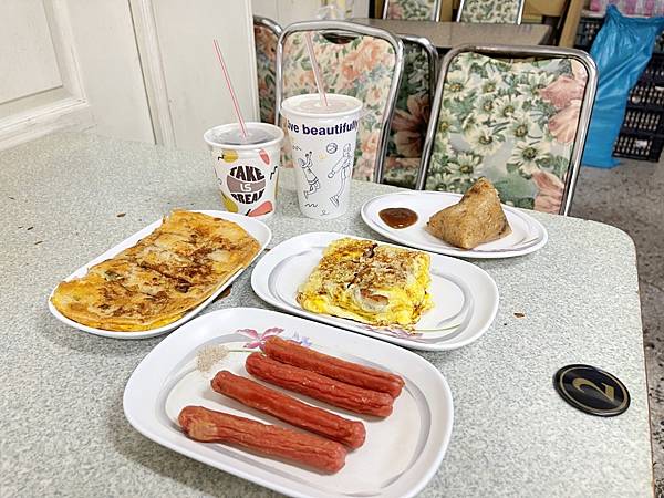 【美食】花蓮市區「中福早餐店」花蓮早餐推薦，超人氣古早味粉漿