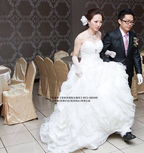 2013-03-17 IVY 新娘秘書 現場作品 書昀 (晶晶美學)-進場 造型  典雅 編髮 包頭 低盤