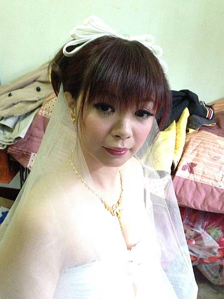 婚禮造型師 晶晶美學 彩妝造型/新娘秘書 Ivy&Sharon 造型作品連結 Ivy Huang 黃意婷 →http://lovendor99.pixnet.net/album/folder/3108228 造型作品連結 Sharon Huang 黃瀞萱 →http://lovendor99.pixnet.net/album/folder/3790712  晶晶美學【優質婚禮整合團隊】 新娘秘書/婚禮紀錄/風格婚紗/婚禮企劃 https://www.facebook.com/Lovendor.Wedding  發訊息給晶晶美學→https://www.facebook.com/messages/Lovendor  Cellphone:  Ivy Huang 黃意婷 0972-985099 Sharon Huang 黃瀞萱 0986-346566