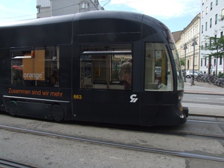 graz 電車2.JPG