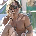 57054_000013wIL_CALCIATORE_PAOLO_MALDINI_E_LA_MOGLIE_ADRIANA_IN_SPIAGGIA_AL_BAGNO_PIERO._123_4lo.jpg