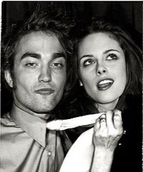 Kristen Stewart(Bella Swan) Robert Parttinson (Edward Cullen)12.png