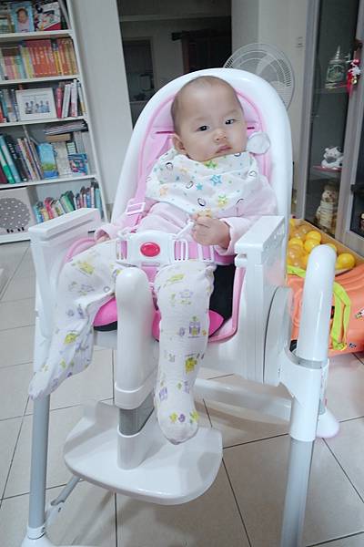 【寶寶】myheart餐椅使用一年心得分享，乖乖吃飯秘密武器 ▋媽咪最推薦兒童餐椅