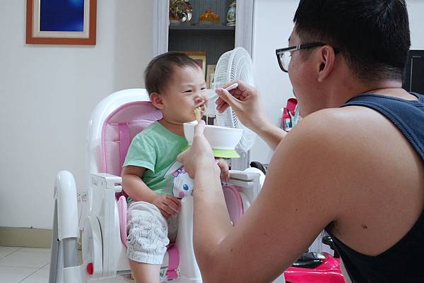 【寶寶】myheart餐椅使用一年心得分享,乖乖吃飯秘密武器 ▋媽咪最推薦兒童餐椅 @艾比媽媽 【寶寶】myheart餐椅使用一年心得分享,乖乖吃飯秘密武器 ▋媽咪最推薦兒童餐椅