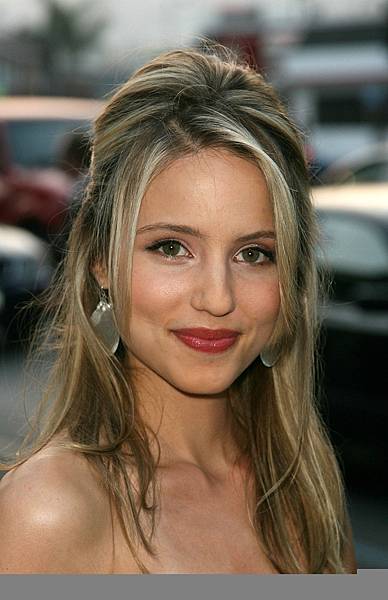 Dianna-Agron-dianna-agron-8335689-1200-1856.jpg