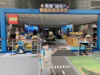 太空展門口