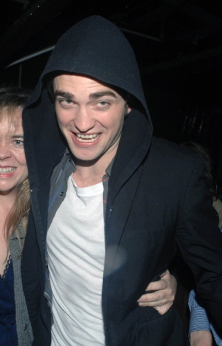 normal_robert-pattinson-5139-4.jpg