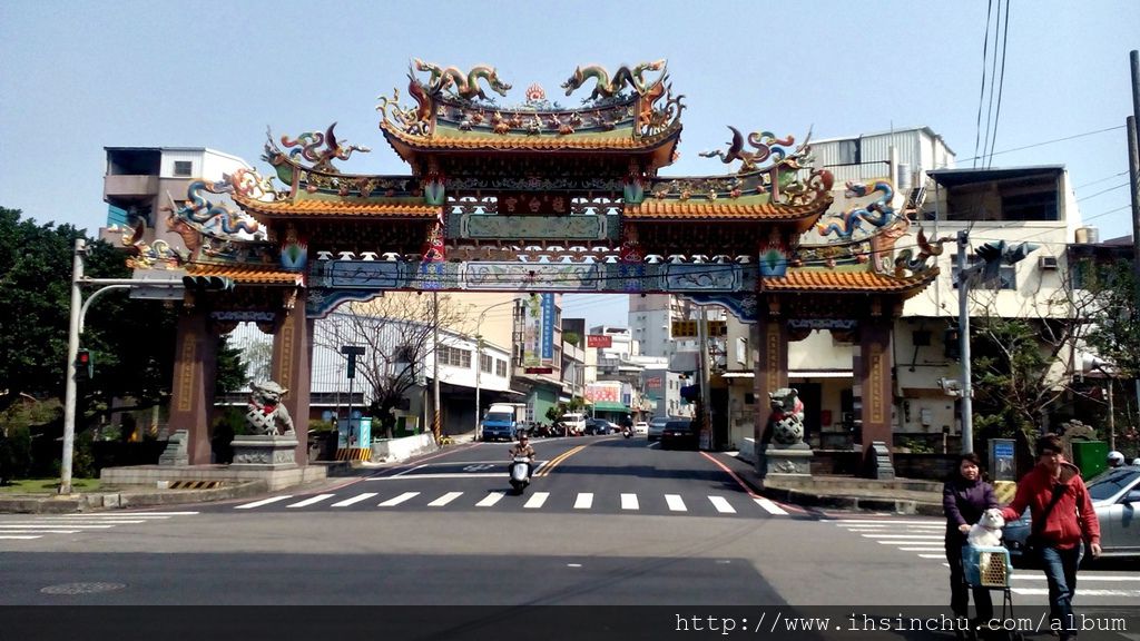 Nu Pasta對面是新竹龍台宮供俸北極玄天上帝,北斗星君、觀音佛祖、太子爺、媽祖、太子爺 龍台宮地址:新竹東明街133號 Nu Pasta對面是新竹龍台宮供俸北極玄天上帝,北斗星君、觀音佛祖、太子爺、媽祖、太子爺 龍台宮地址:新竹東明街133號