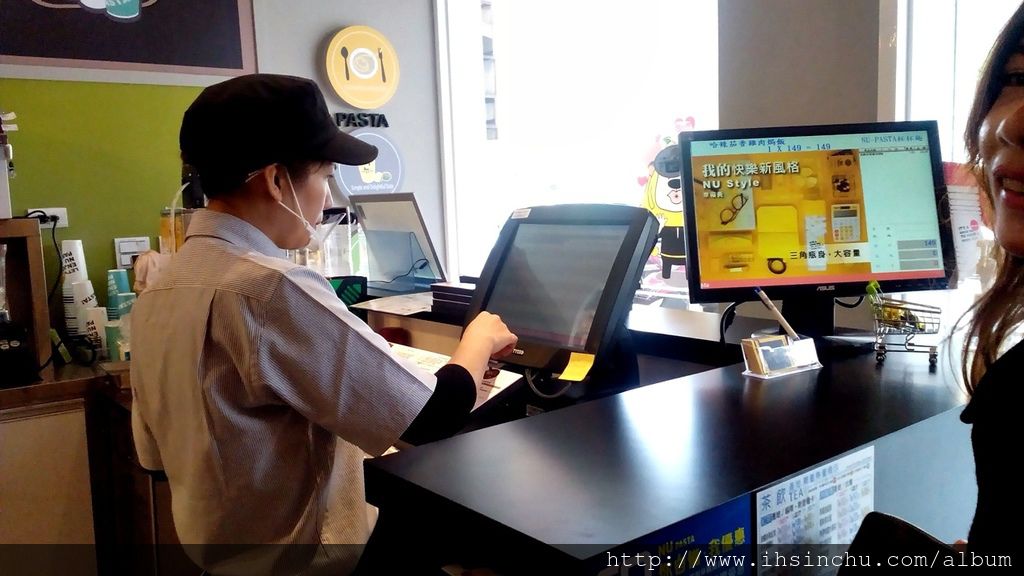 NU PASTA Menu、目錄、菜單、價目表、外送電話以及最新優惠價錢等資訊,菜單有內用(綠) / 外帶(橘) 區別! 這家義大利餐廳不錯喔,用餐氣氛佳值得推薦得大家。 NU PASTA Menu、目錄、菜單、價目表、外送電話以及最新優惠價錢等資訊,菜單有內用(綠) / 外帶(橘) 區別! 這家義大利餐廳不錯喔,用餐氣氛佳值得推薦得大家。