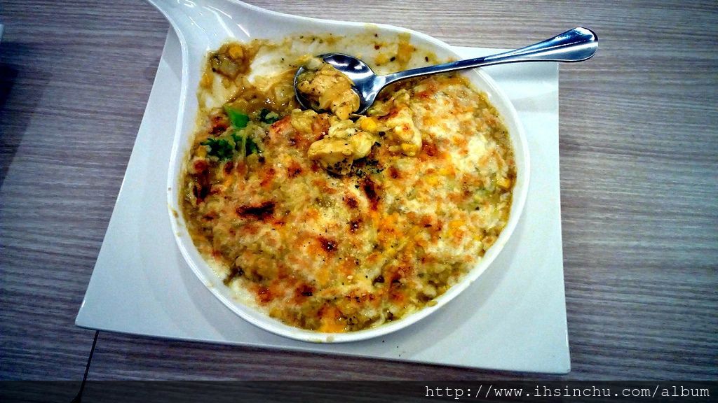 最近輕食或義大利食物蠻風行的,NU Pasta就在新竹開了好幾家連鎖店,主打平價好吃氣氛佳的美食用餐環境,鎖定年輕外食族群。 最近輕食或義大利食物蠻風行的,NU Pasta就在新竹開了好幾家連鎖店,主打平價好吃氣氛佳的美食用餐環境,鎖定年輕外食族群。