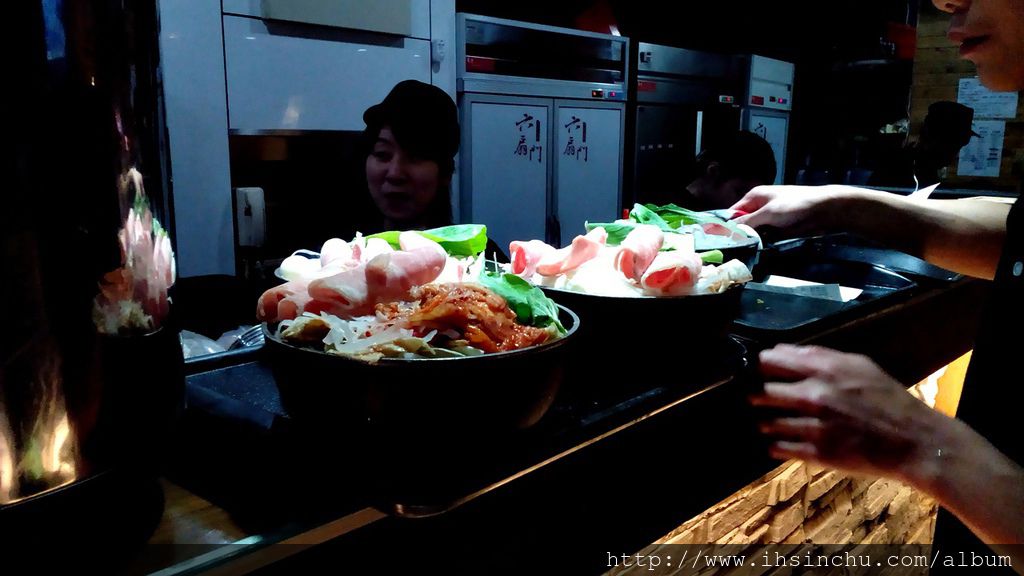 六扇門新竹平價小火鍋-想找新竹小火鍋吃到飽的地方嗎?推薦來六扇門小火鍋可以吃白飯爆米花冰淇淋吃到飽喔 六扇門新竹平價小火鍋-想找新竹小火鍋吃到飽的地方嗎?推薦來六扇門小火鍋可以吃白飯爆米花冰淇淋吃到飽喔