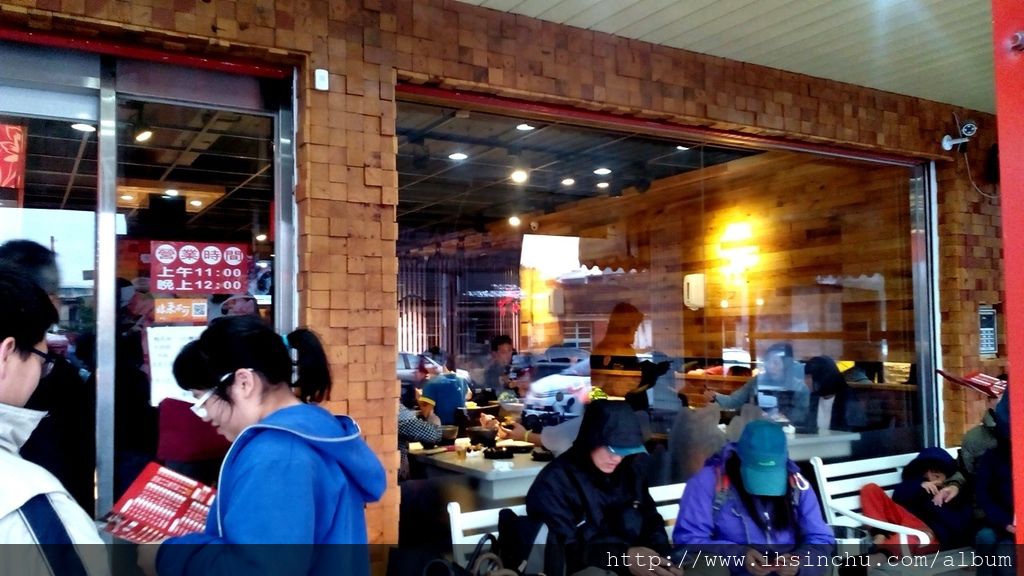 新竹平價小火鍋-想找新竹小火鍋吃到飽的地方嗎?推薦來六扇門小火鍋可以吃白飯爆米花冰淇淋吃到飽喔 新竹平價小火鍋-想找新竹小火鍋吃到飽的地方嗎?推薦來六扇門小火鍋可以吃白飯爆米花冰淇淋吃到飽喔