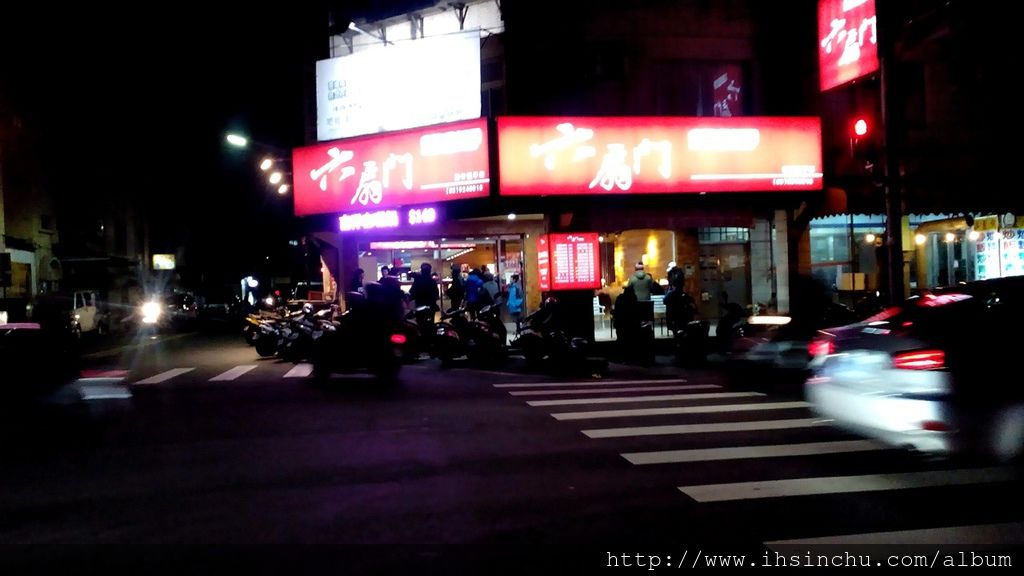 新竹平價小火鍋-想找新竹小火鍋吃到飽的地方嗎?推薦來六扇門小火鍋可以吃白飯爆米花冰淇淋吃到飽喔 新竹平價小火鍋-想找新竹小火鍋吃到飽的地方嗎?推薦來六扇門小火鍋可以吃白飯爆米花冰淇淋吃到飽喔