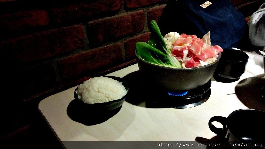 新竹平價小火鍋-想找新竹小火鍋吃到飽的地方嗎?推薦來六扇門小火鍋可以吃白飯爆米花冰淇淋吃到飽喔 新竹平價小火鍋-想找新竹小火鍋吃到飽的地方嗎?推薦來六扇門小火鍋可以吃白飯爆米花冰淇淋吃到飽喔