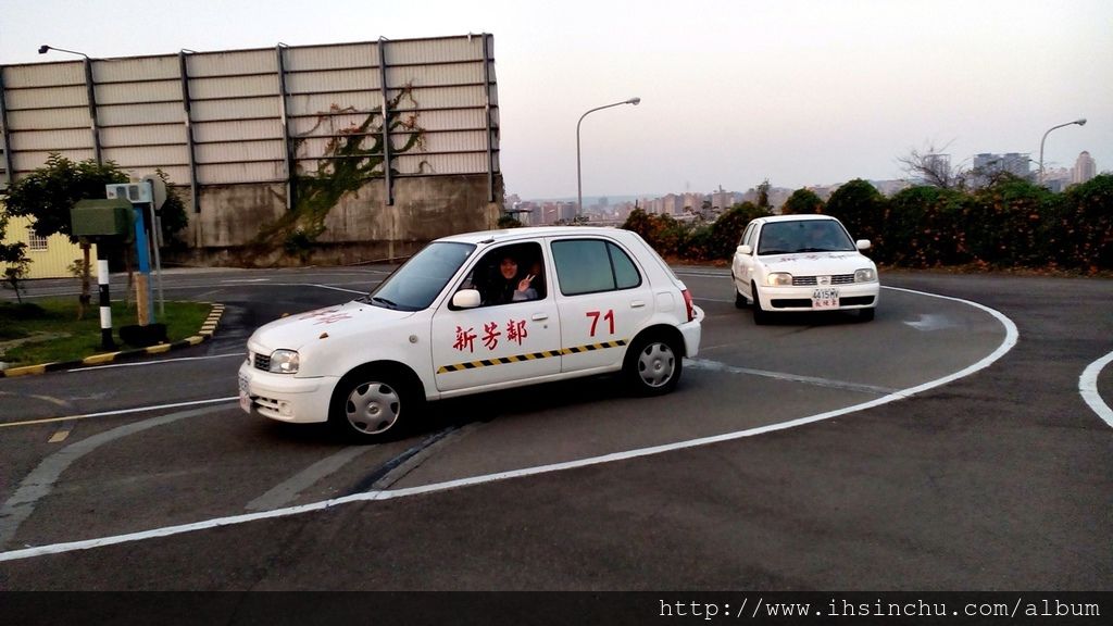 新竹駕訓班學開車考駕照心得分享-如何考駕照學開車相關規定？新竹汽車駕訓班推薦新芳鄰汽車駕駛人訓練班介紹