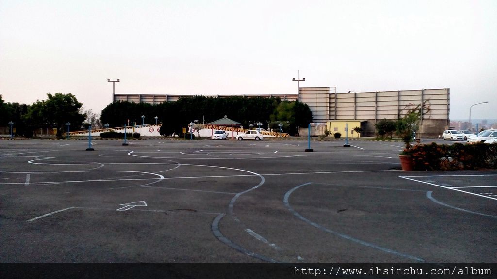 新竹駕訓班學開車考駕照心得分享-如何考駕照學開車相關規定?新竹汽車駕訓班推薦新芳鄰汽車駕駛人訓練班介紹 新竹駕訓班學開車考駕照心得分享-如何考駕照學開車相關規定?新竹汽車駕訓班推薦新芳鄰汽車駕駛人訓練班介紹