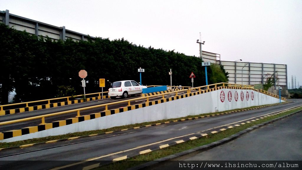 新竹駕訓班學開車考駕照心得分享-如何考駕照學開車相關規定?新竹汽車駕訓班推薦新芳鄰汽車駕駛人訓練班介紹 新竹駕訓班學開車考駕照心得分享-如何考駕照學開車相關規定?新竹汽車駕訓班推薦新芳鄰汽車駕駛人訓練班介紹