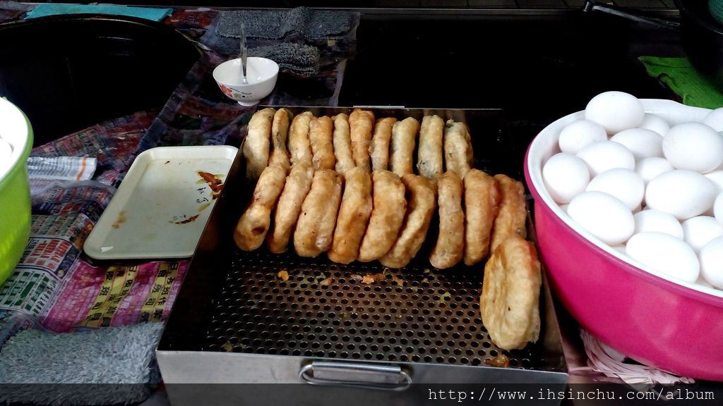 竹東美食小吃推薦，好吃的竹東吳媽媽餡餅來了，來竹東找好吃美食小吃，不能錯過吳媽媽餡餅喔!!