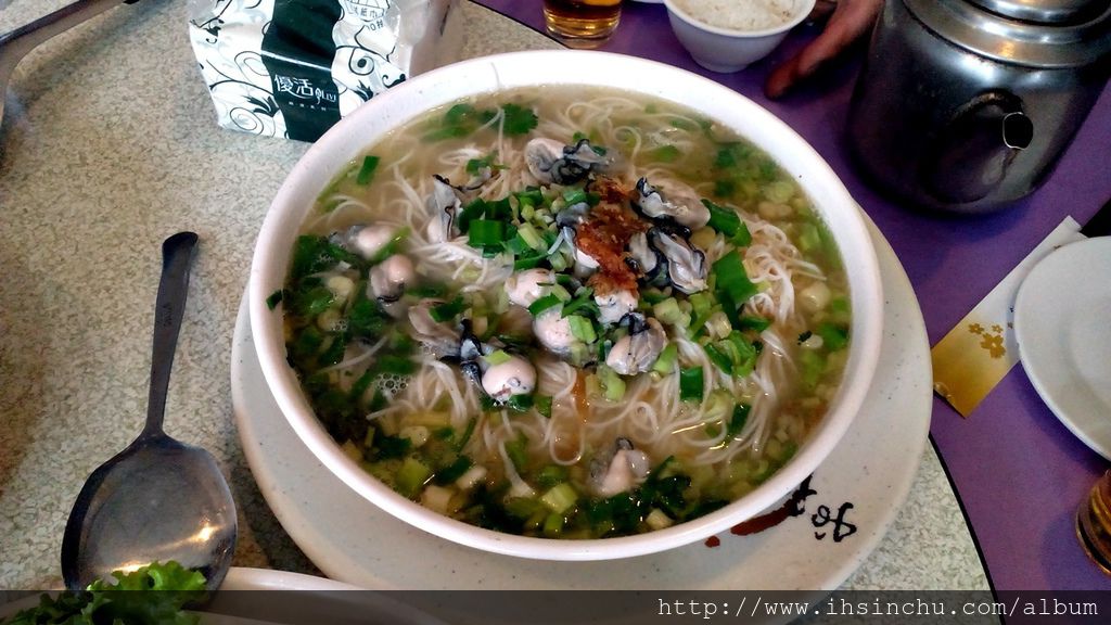 鮮蚵麵線也不錯吃! 鮮蚵麵線也不錯吃!