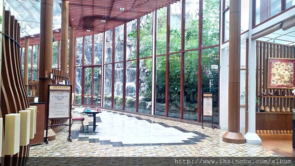 阿里山賓館餐廳位於1樓麗景廳 阿里山賓館餐廳位於1樓麗景廳