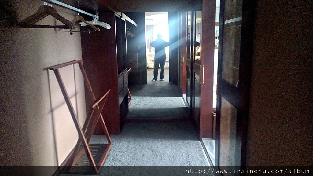 阿里山賓館總統套房內的更衣室,基本上就是把豪宅的氣派搬到阿里山就是了 阿里山賓館總統套房內的更衣室,基本上就是把豪宅的氣派搬到阿里山就是了