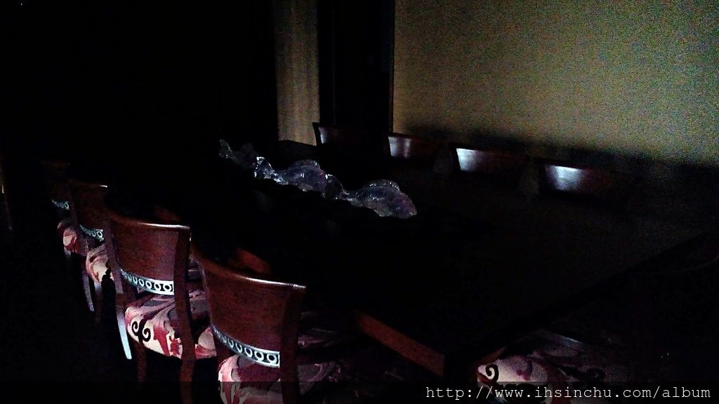 總統套房內的主餐廳可坐十人 總統套房內的主餐廳可坐十人