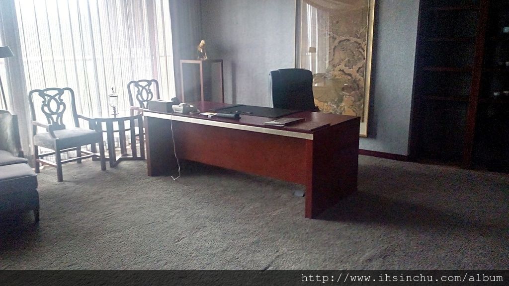 阿里山賓館總統套房還備有寬廣的總裁辦公室