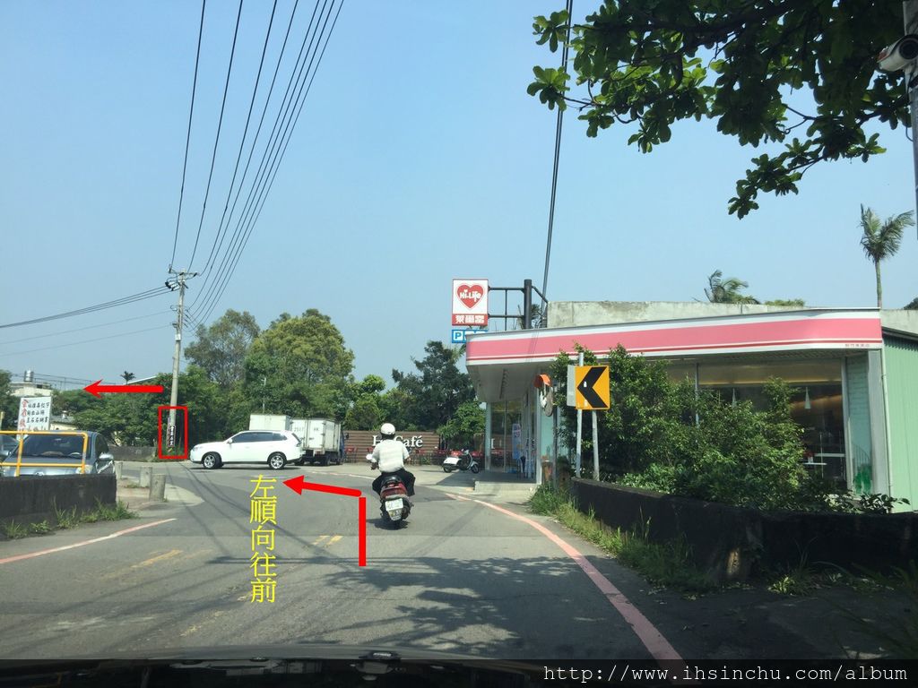 順著東美路左前方會變成水利路,台灣路名的命名法很奇怪,明明就是東美路,突然就變成水利路,這兩條路看起來根本就是一條路阿,不知為何分兩個路名? 順著東美路左前方會變成水利路,台灣路名的命名法很奇怪,明明就是東美路,突然就變成水利路,這兩條路看起來根本就是一條路阿,不知為何分兩個路名?